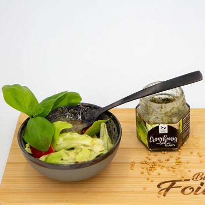 Cremehonig mit Kräuterauszüge